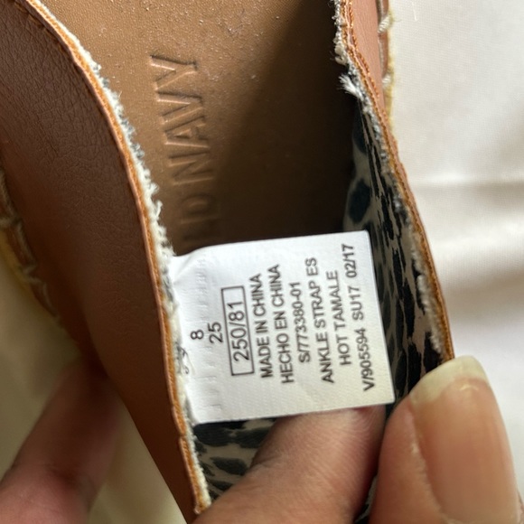 Old Navy Coral Sandals: Size 8 - Picture 2 of 5